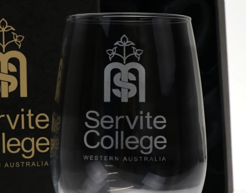 Express Promo: Make Toasts Memorable with Unique Personalised Wine Glasses
